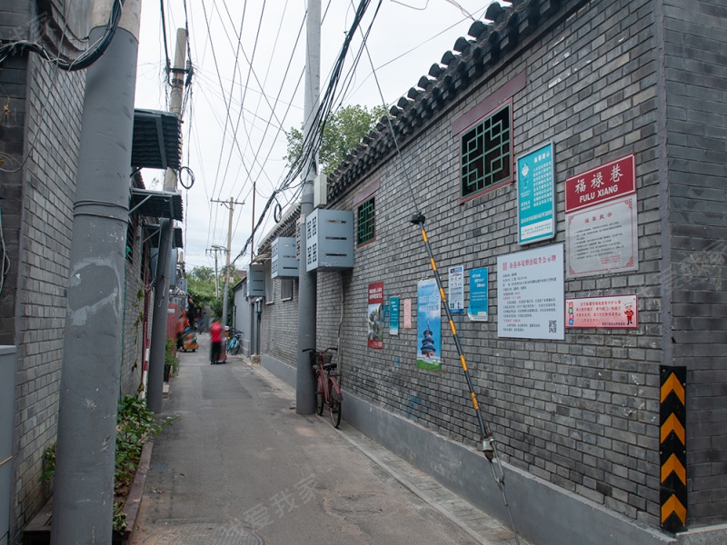 巷弄深处的隐藏宝藏与独特小店风采（或可简化为“巷弄宝藏与独特小店”）