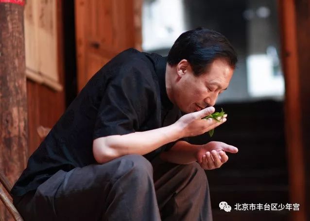 焦成襄辞职动态揭秘，小巷美食秘境与背后故事探究