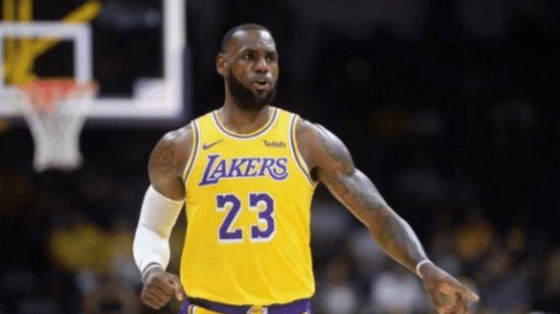 NBA詹姆斯最新动态，自信进化与成就的力量